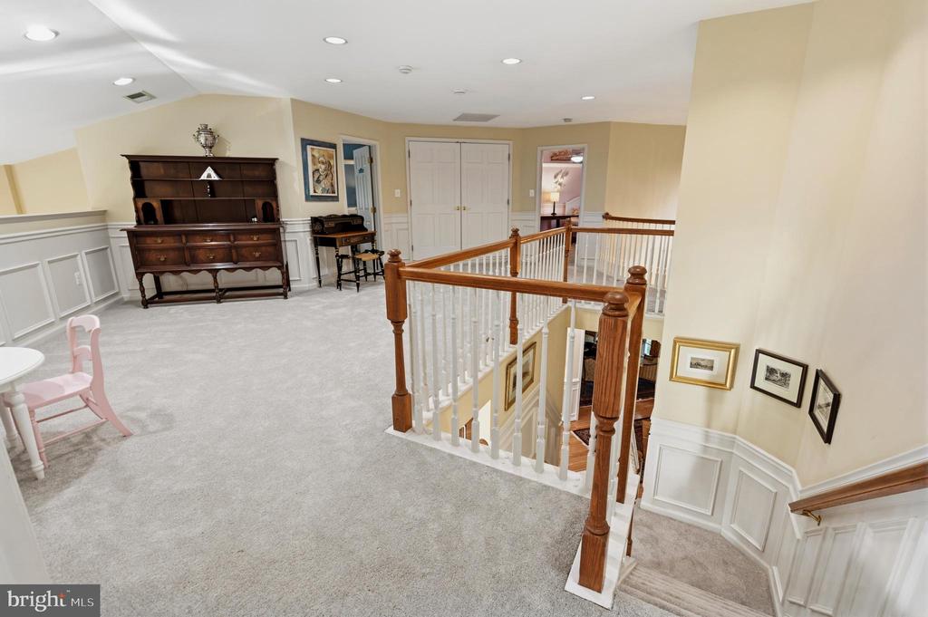 8206 GREENTREE MANOR LANE
