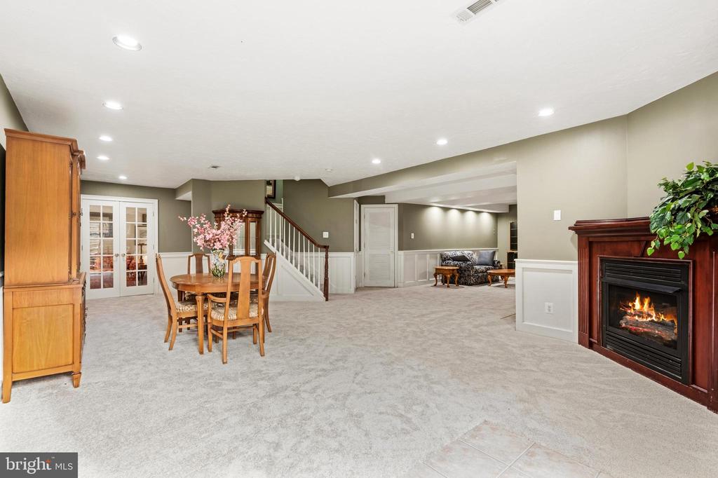 8206 GREENTREE MANOR LANE