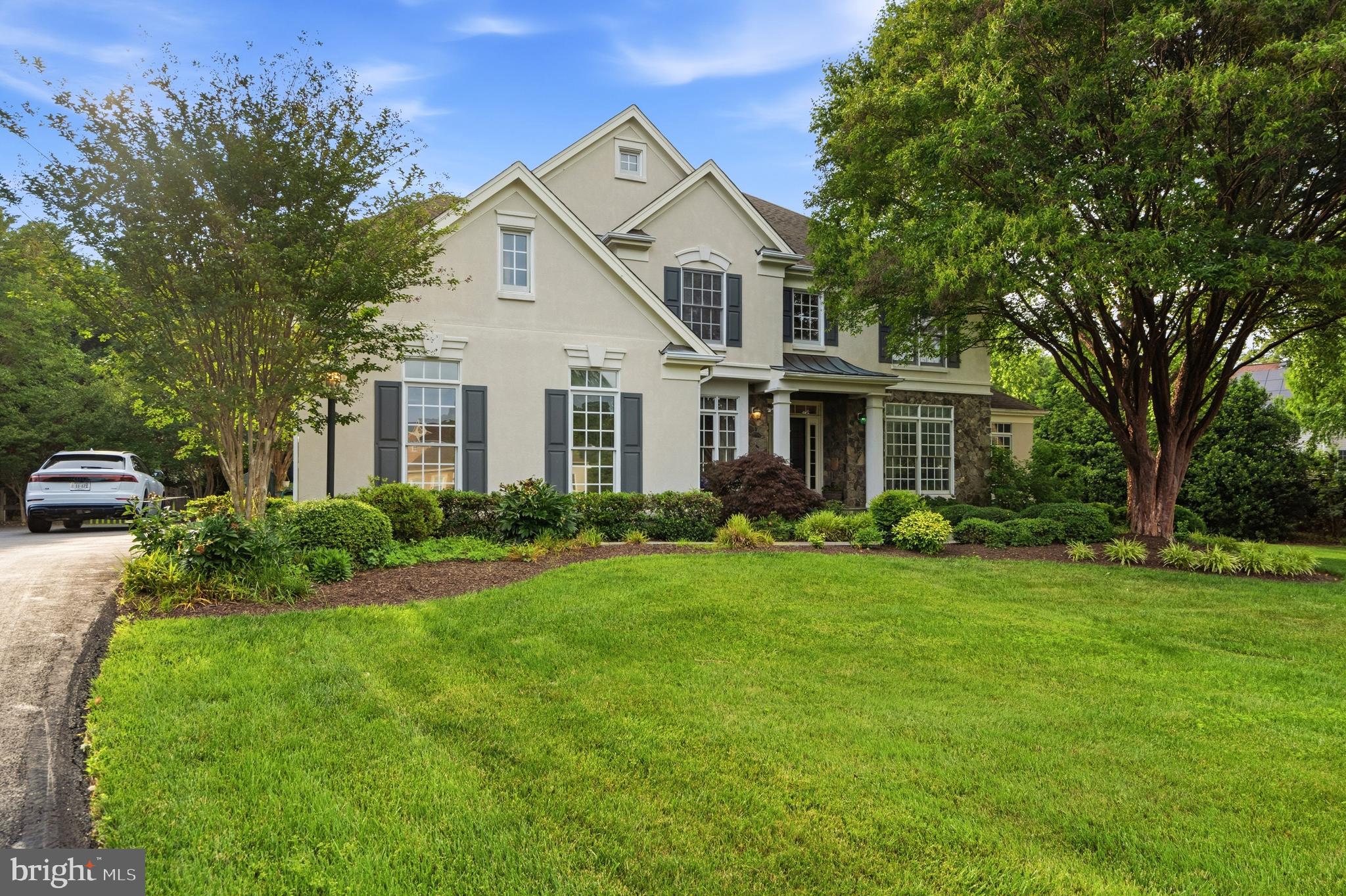 8206 GREENTREE MANOR LANE