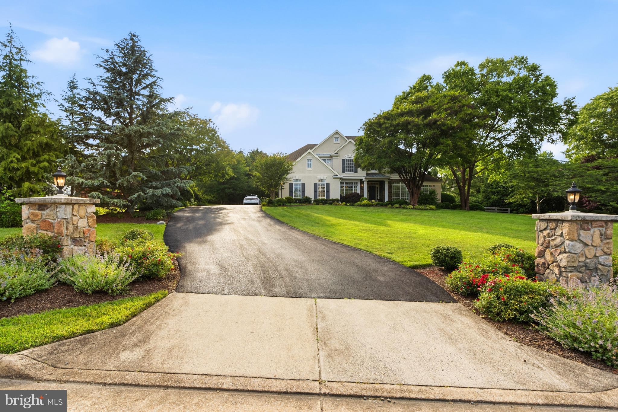 8206 GREENTREE MANOR LANE