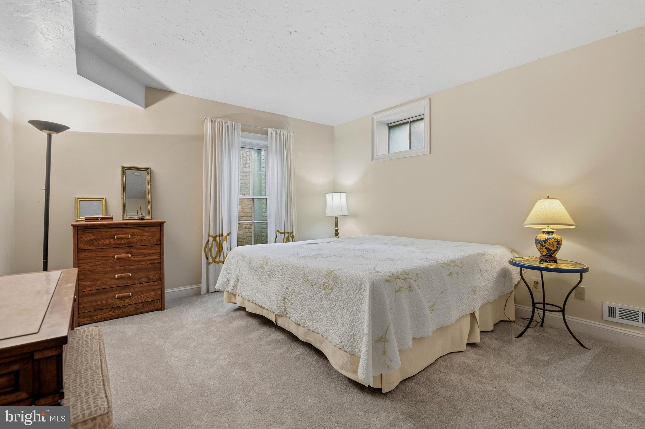 8206 GREENTREE MANOR LANE