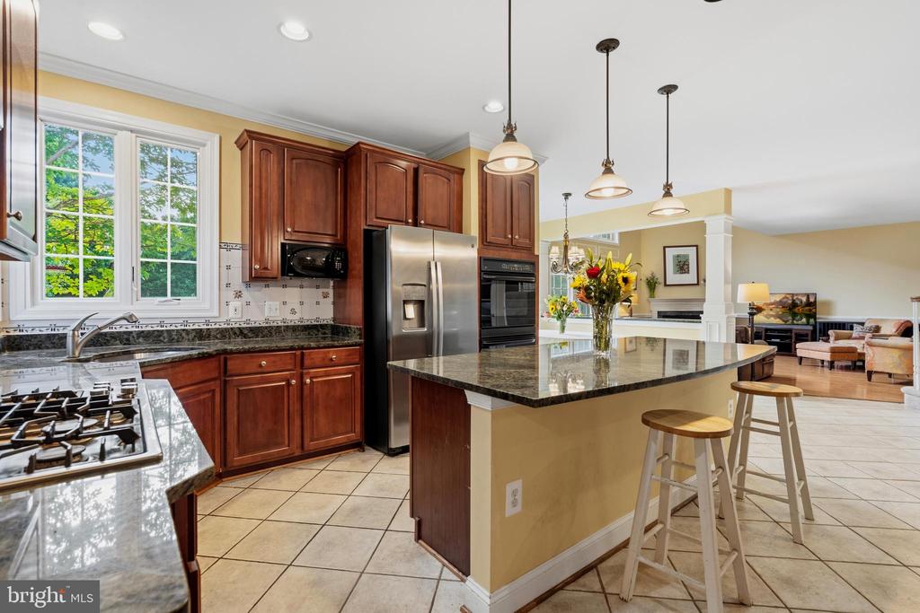 8206 GREENTREE MANOR LANE