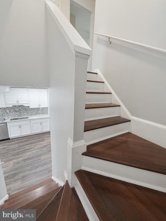 5817 BURKE MANOR COURT