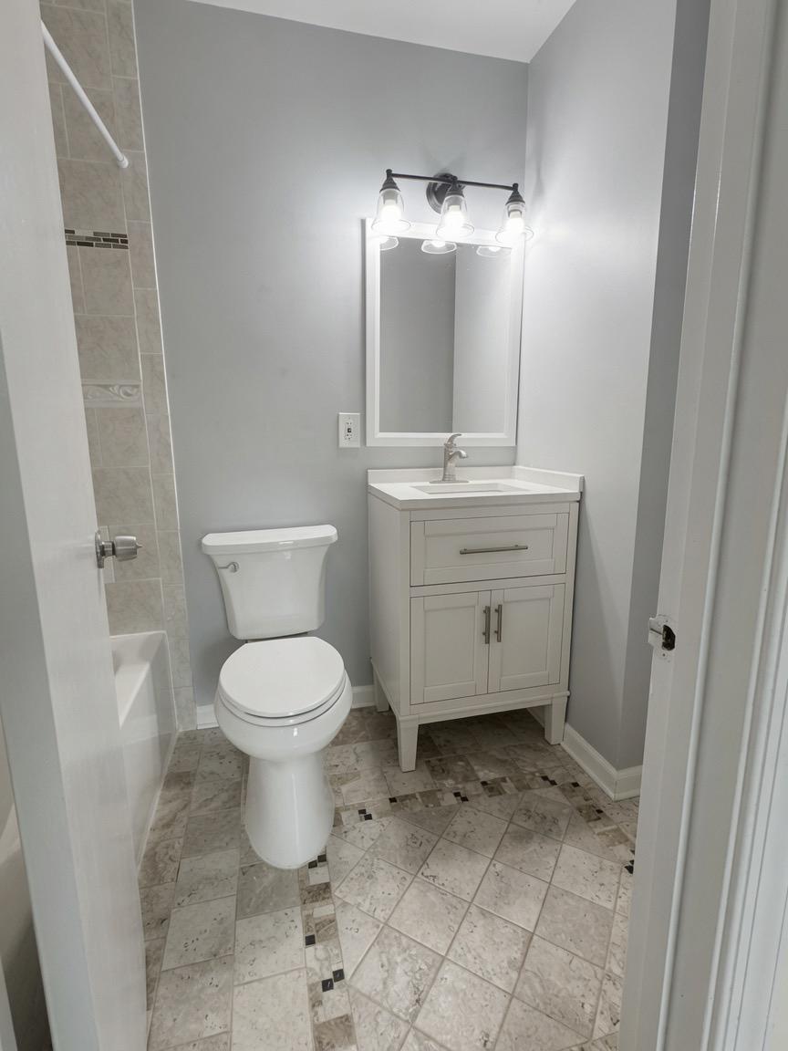 5817 BURKE MANOR COURT