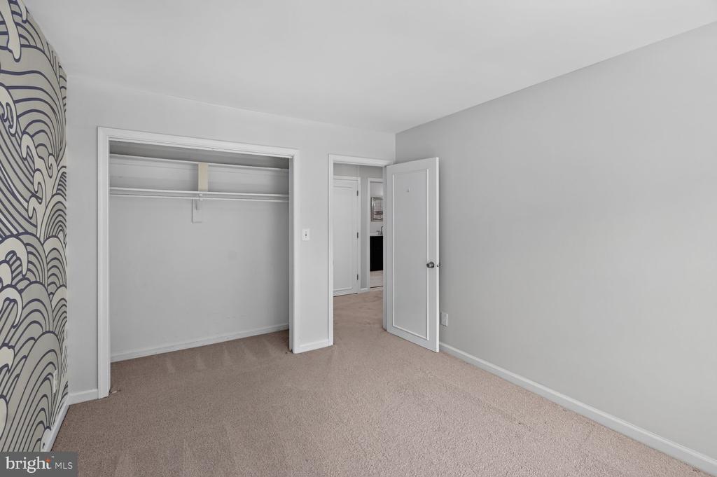 5905 NOBLESTOWN ROAD Unit: F