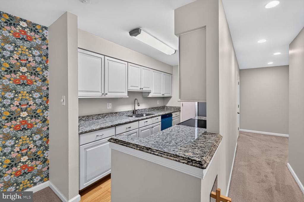 5905 NOBLESTOWN ROAD Unit: F