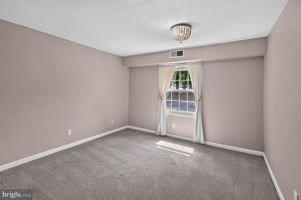 5905 NOBLESTOWN ROAD Unit: F