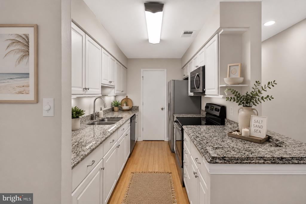 5905 NOBLESTOWN ROAD Unit: F