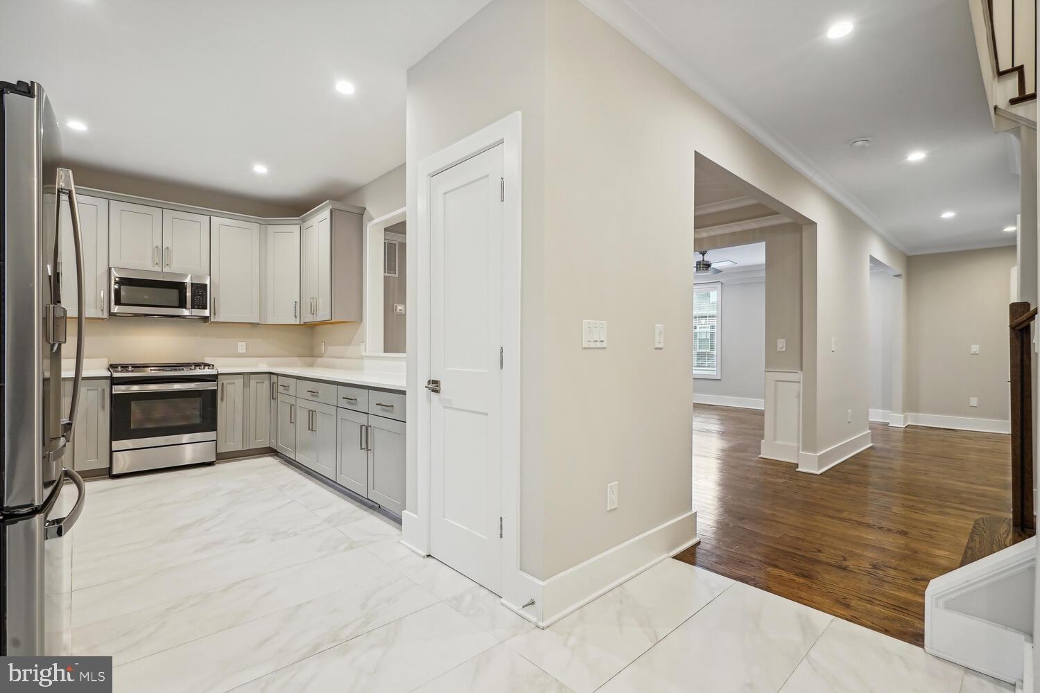 1553 RIVERTOWN PLACE