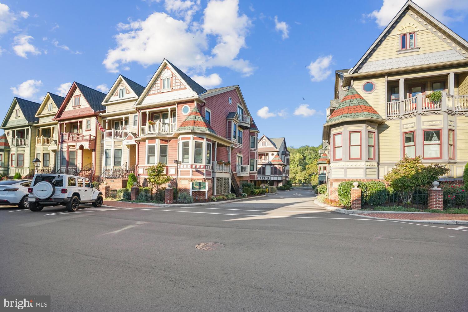 1555 RIVERTOWN PLACE