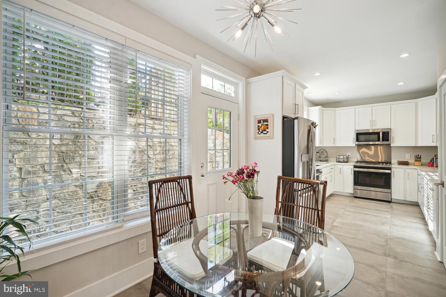 1555 RIVERTOWN PLACE