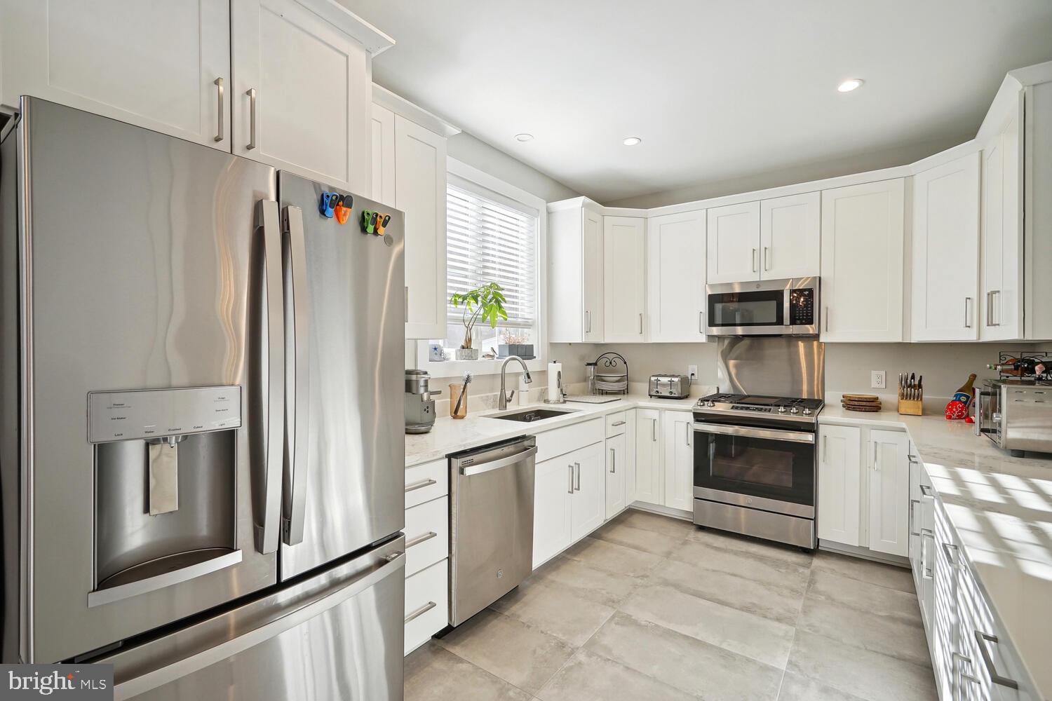 1555 RIVERTOWN PLACE