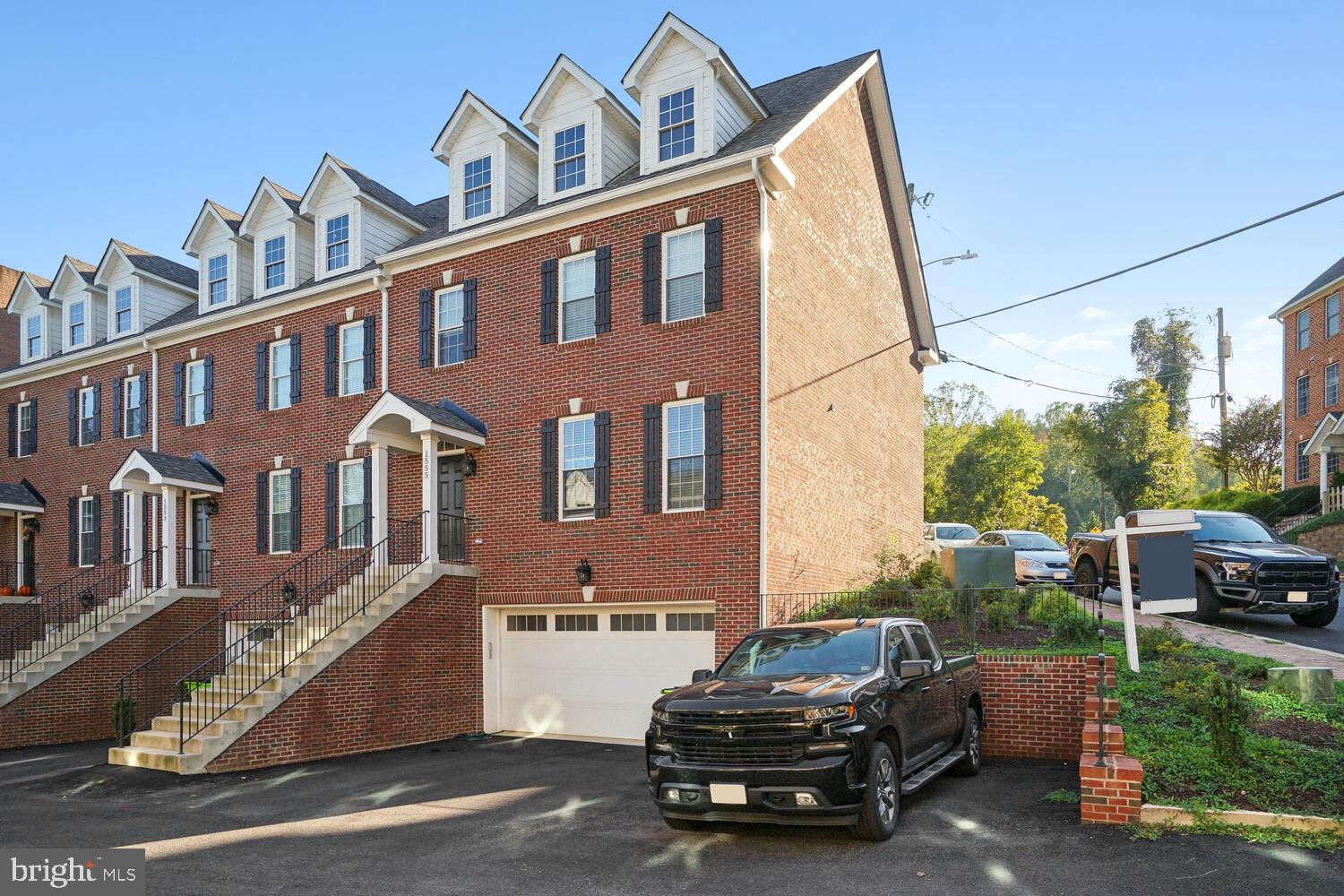 1555 RIVERTOWN PLACE