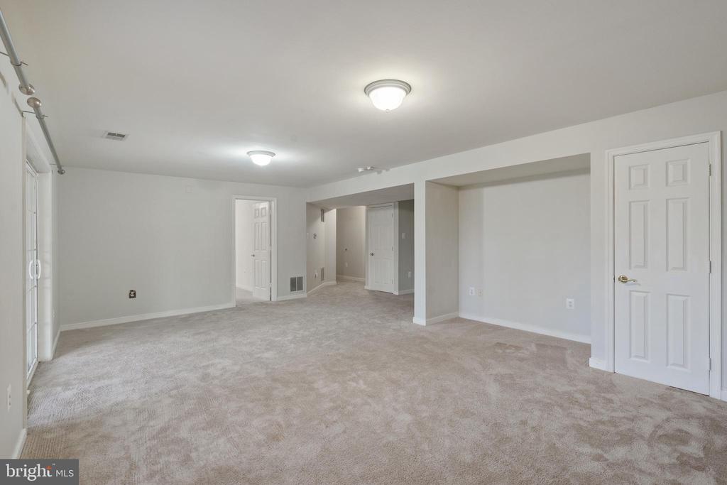 4924 BREEZE WAY