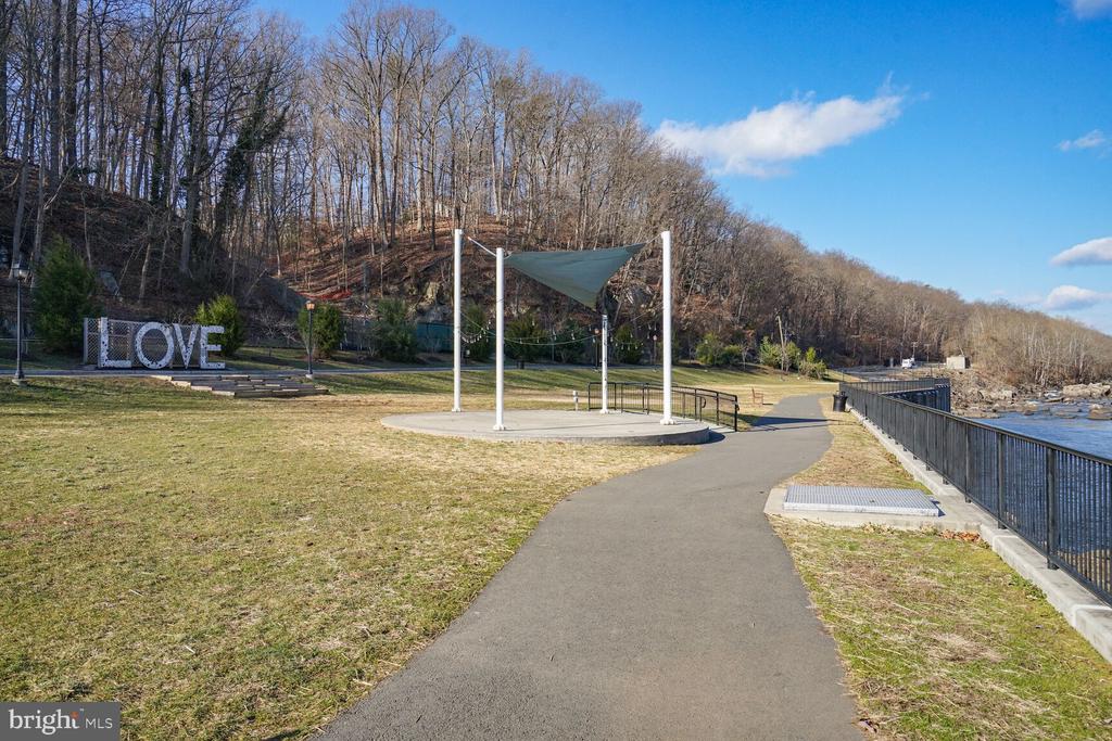 1554 RIVERTOWN PLACE