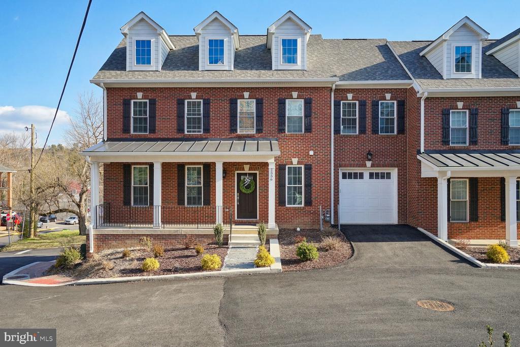 1554 RIVERTOWN PLACE