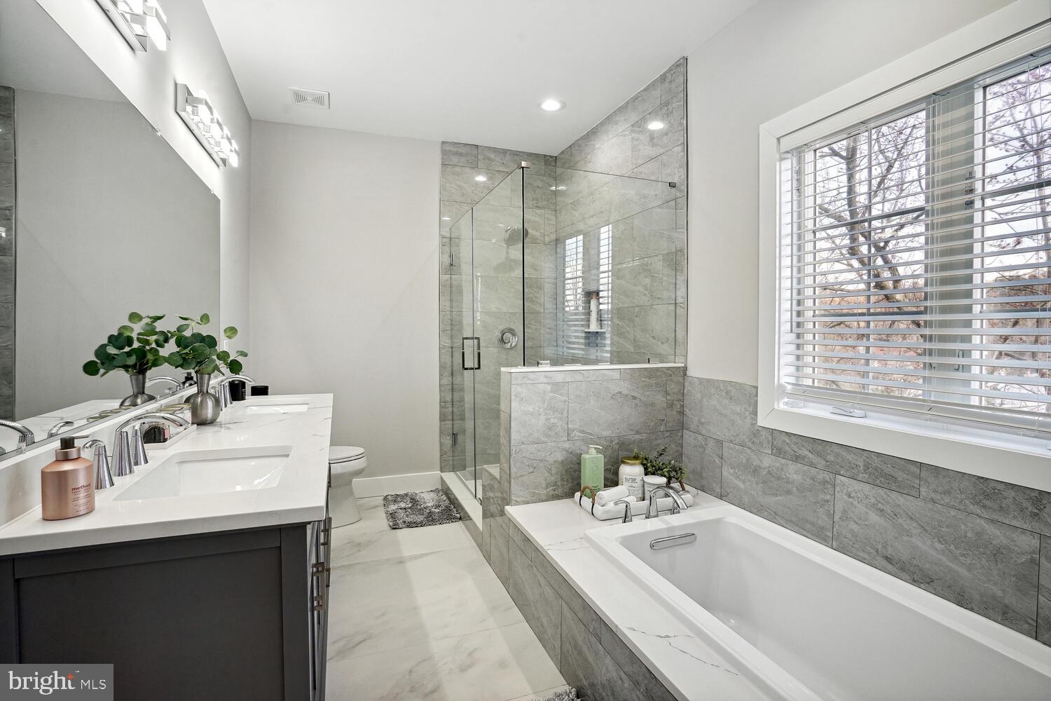 1552 RIVERTOWN PLACE