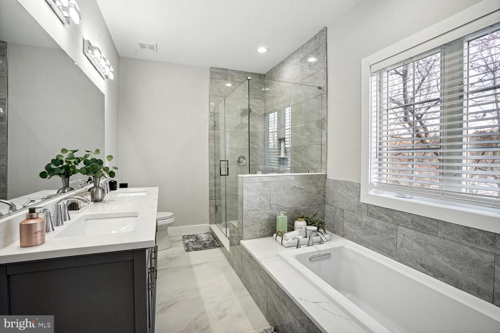1552 RIVERTOWN PLACE