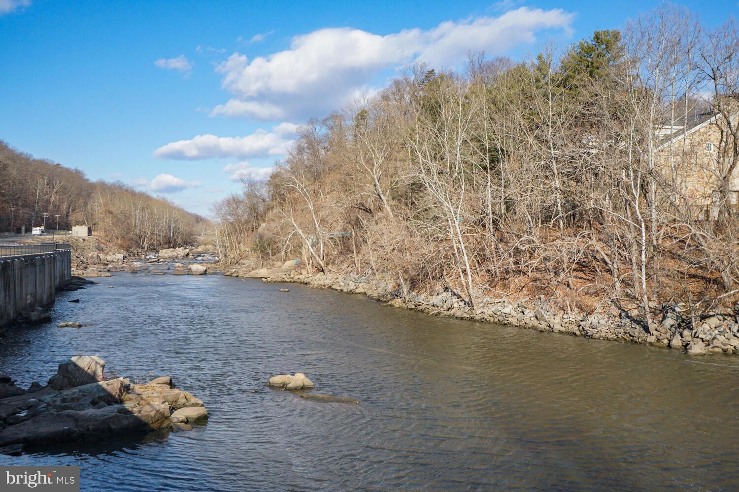 1552 RIVERTOWN PLACE