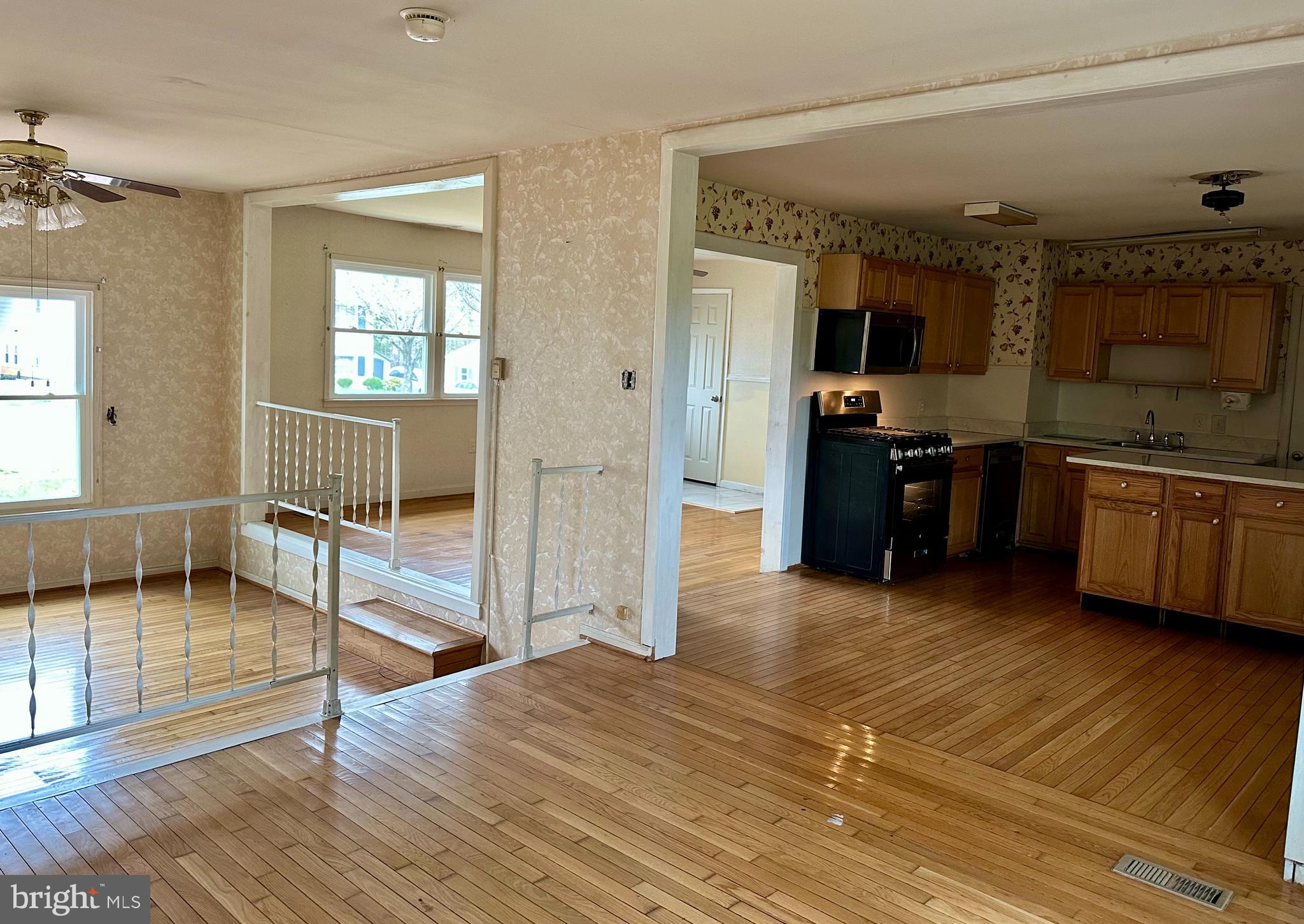 14921 CORDELL AVENUE