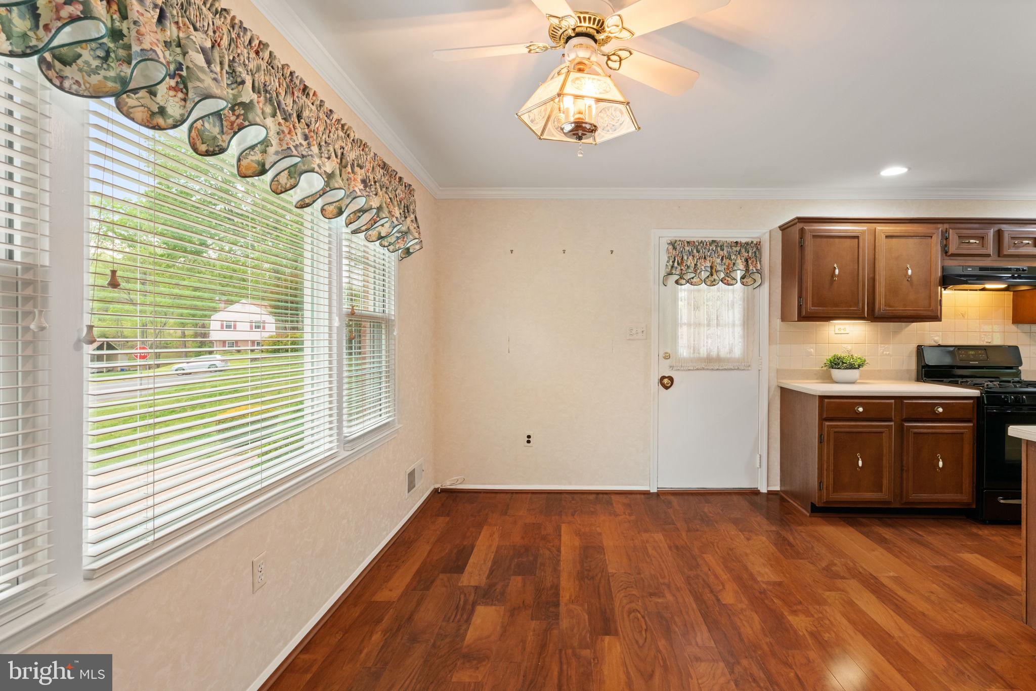 2720 CRABAPPLE COURT