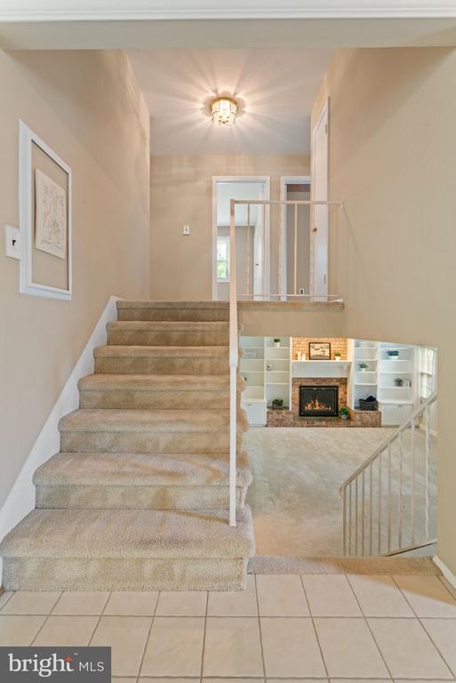 2720 CRABAPPLE COURT