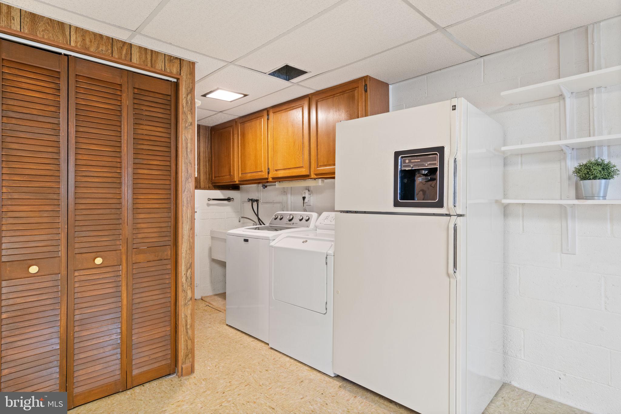 2720 CRABAPPLE COURT