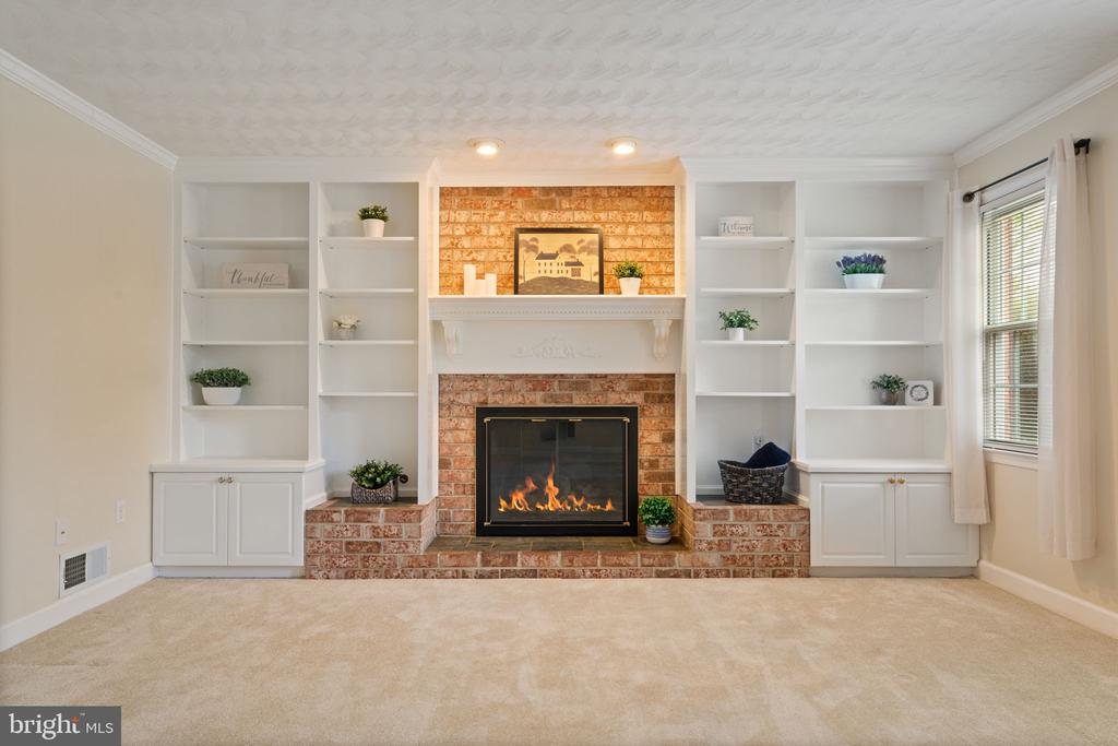 2720 CRABAPPLE COURT