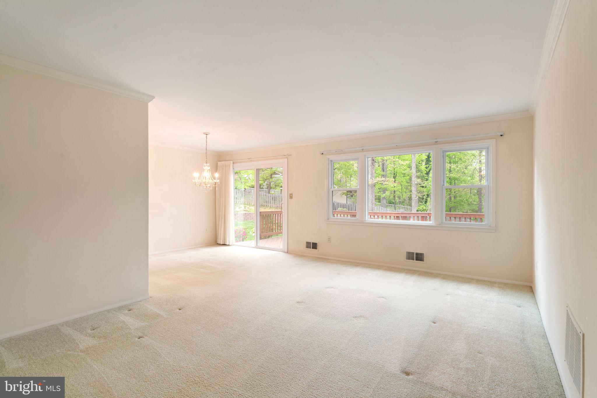 2720 CRABAPPLE COURT