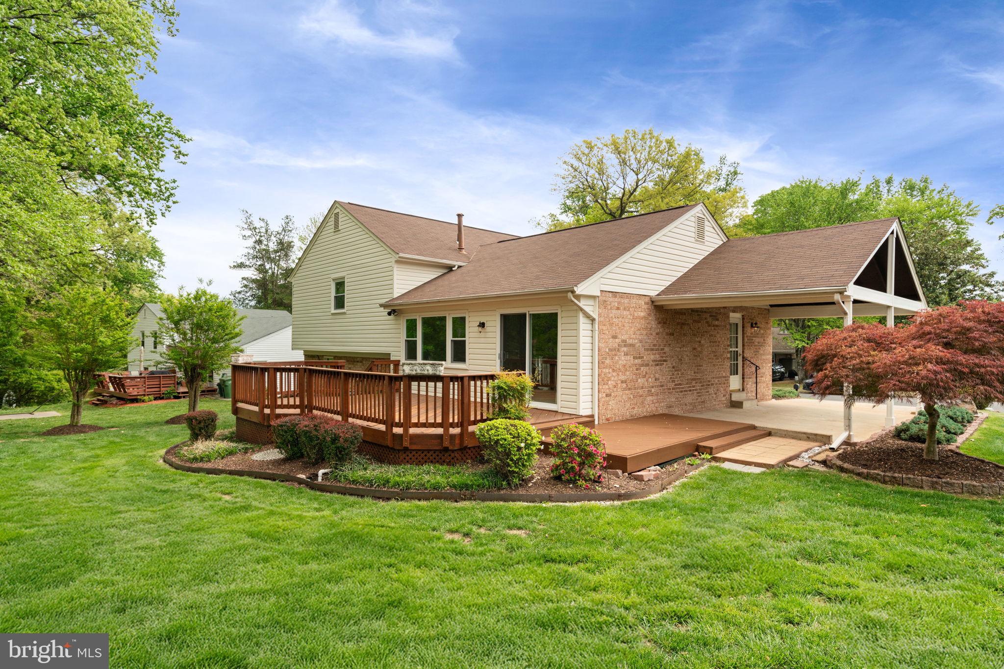 2720 CRABAPPLE COURT