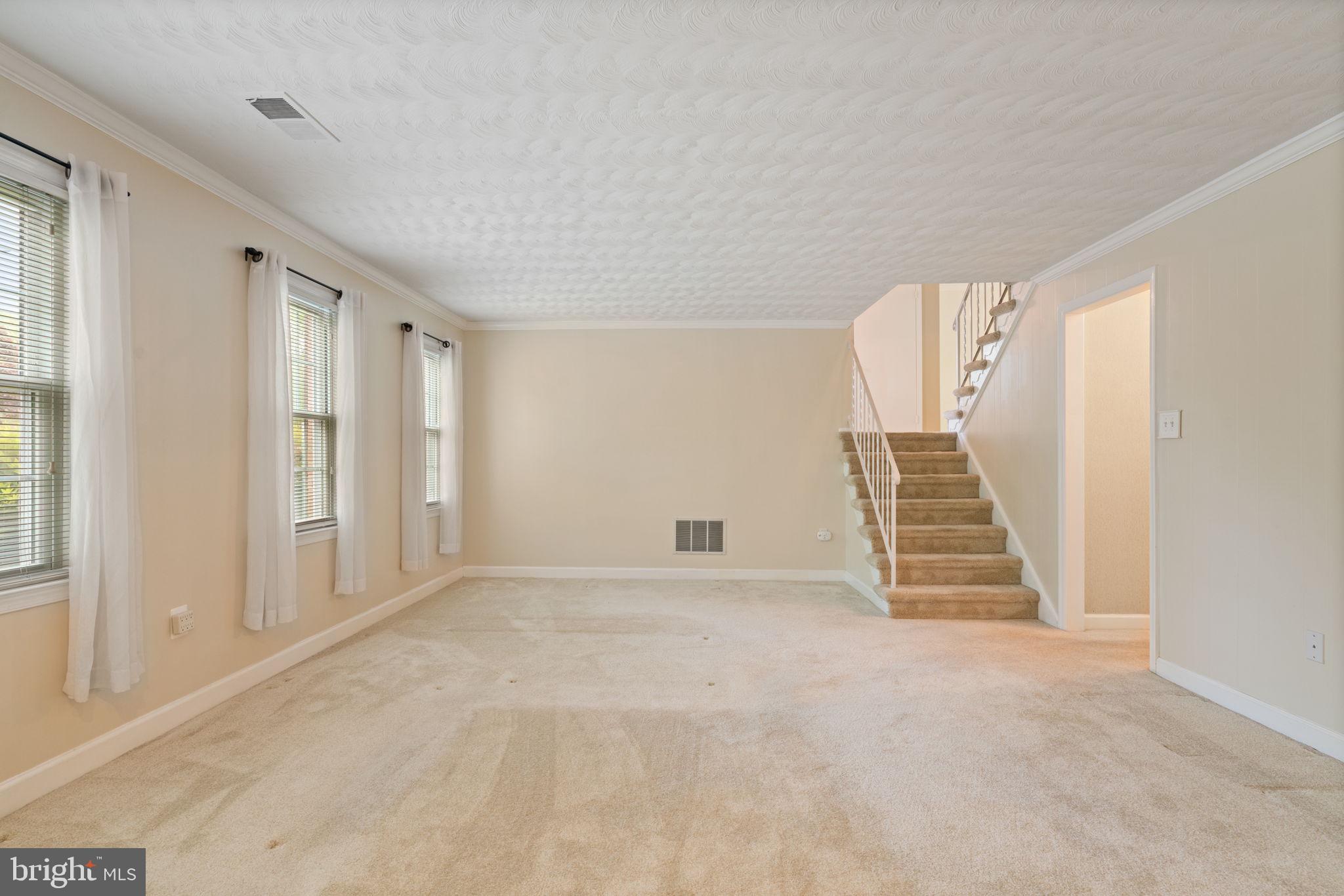 2720 CRABAPPLE COURT