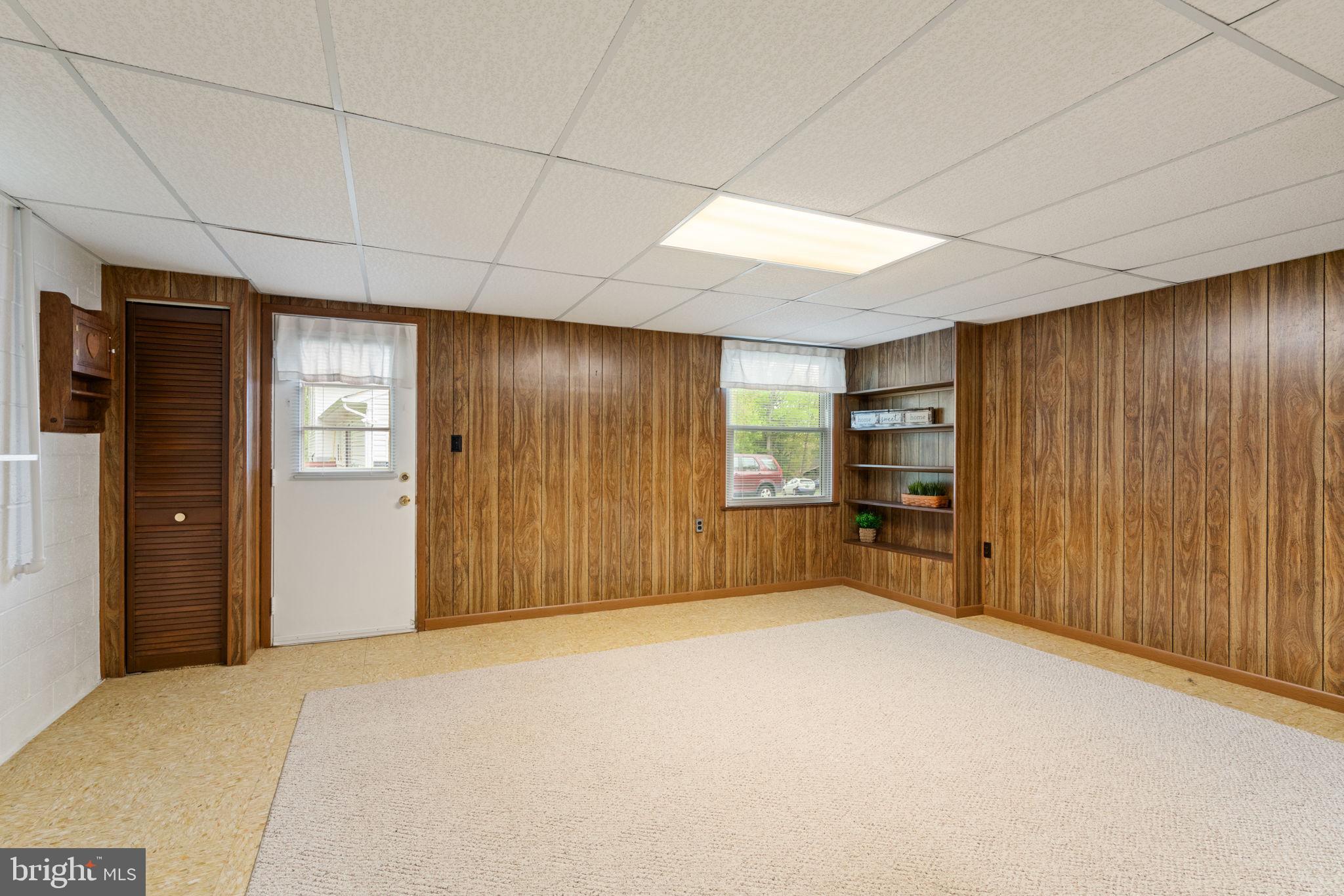 2720 CRABAPPLE COURT