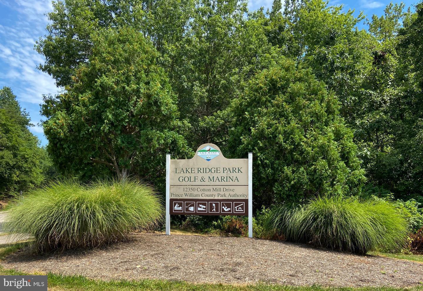 2720 CRABAPPLE COURT