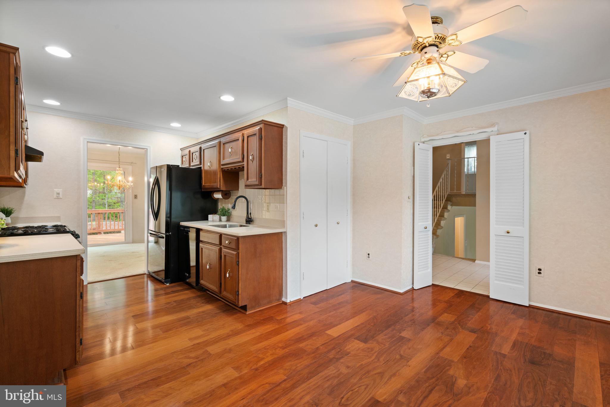 2720 CRABAPPLE COURT