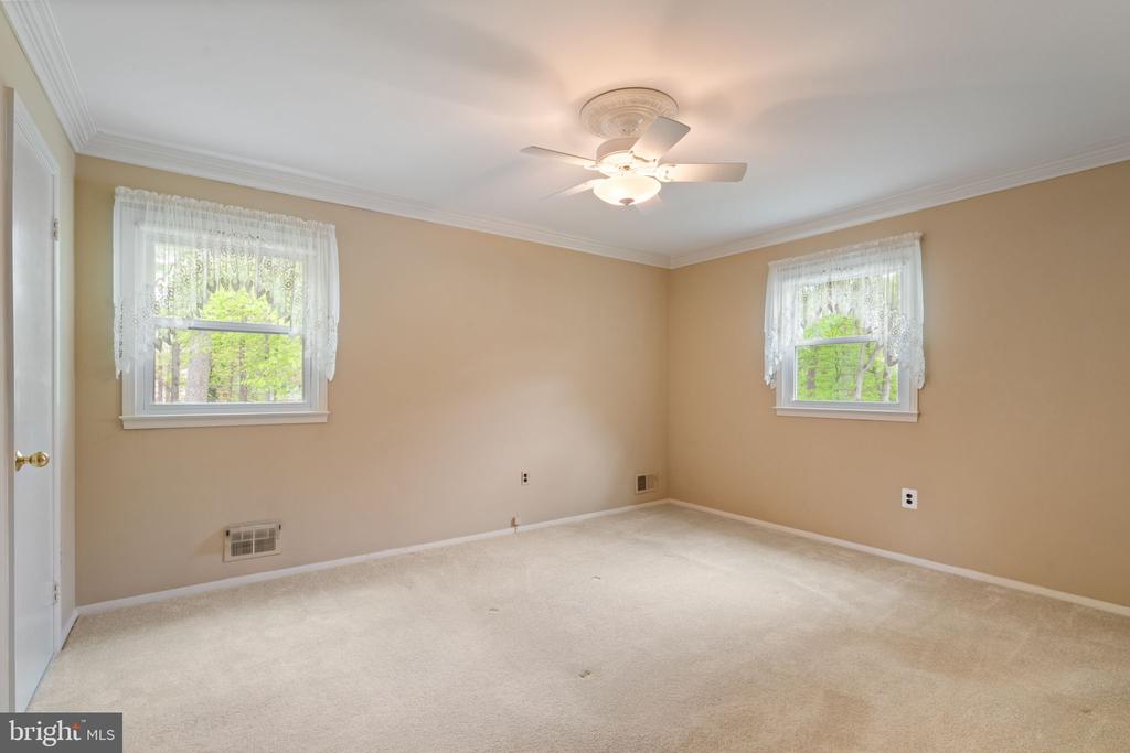 2720 CRABAPPLE COURT