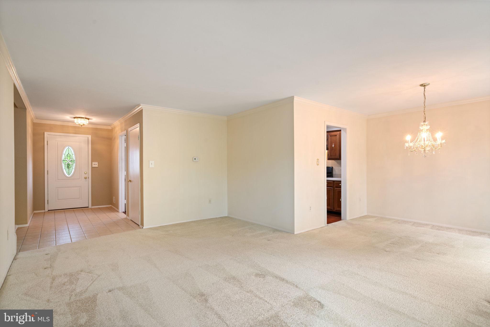 2720 CRABAPPLE COURT