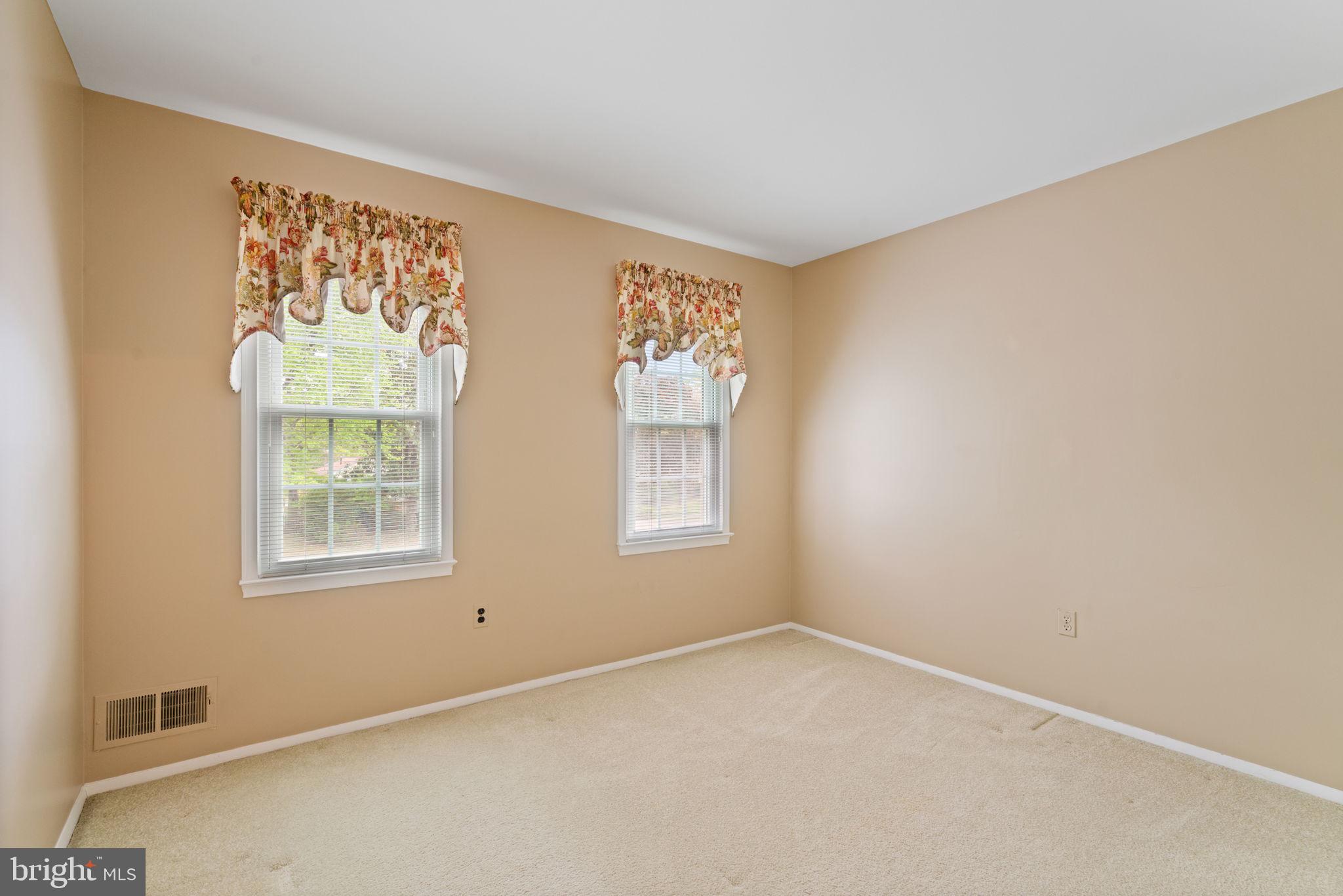 2720 CRABAPPLE COURT