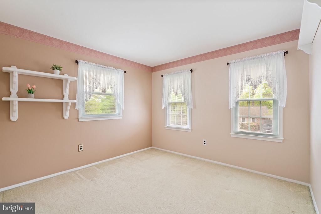 2720 CRABAPPLE COURT