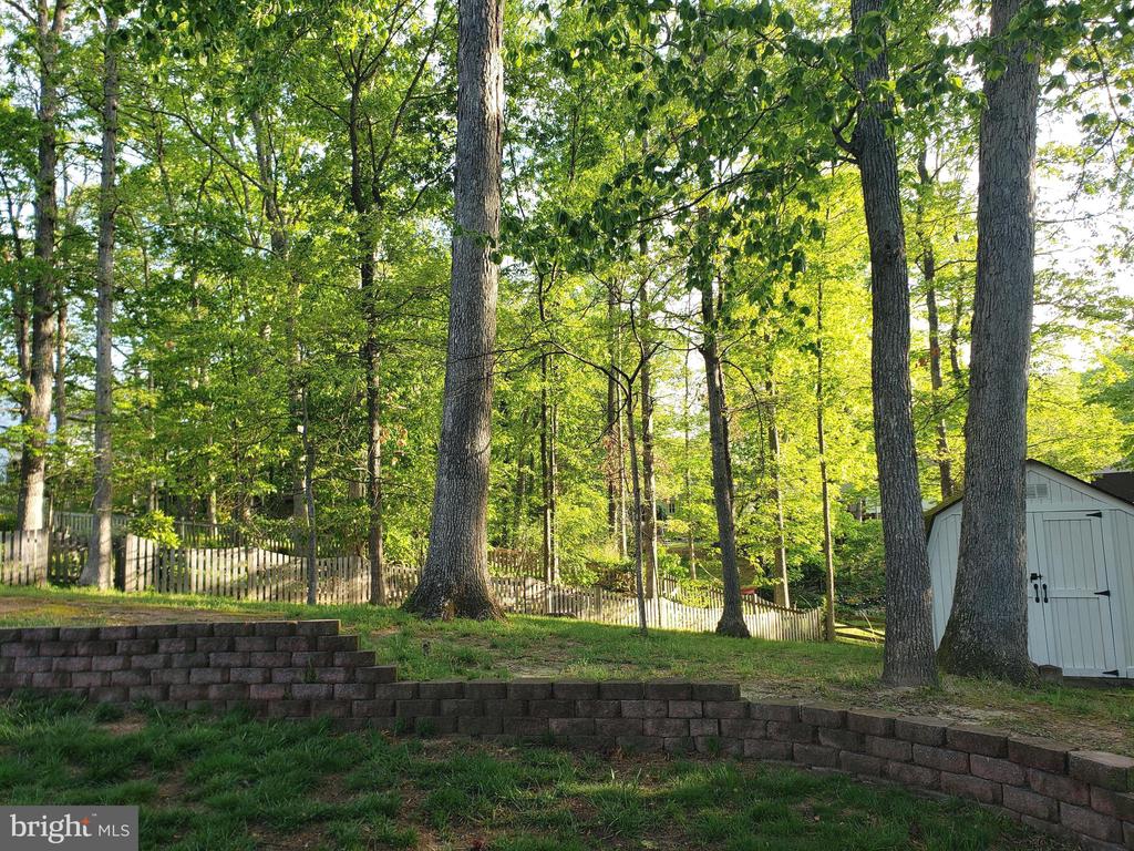 2720 CRABAPPLE COURT