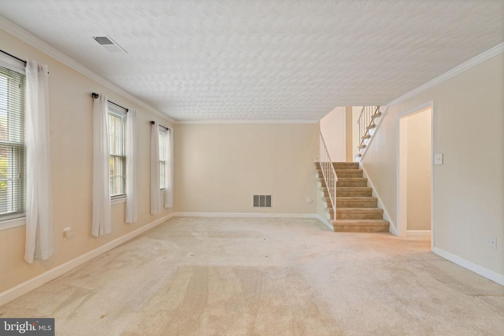 2720 CRABAPPLE COURT