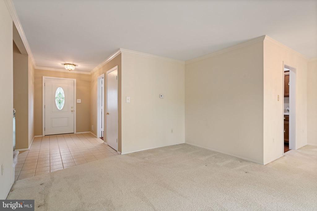 2720 CRABAPPLE COURT