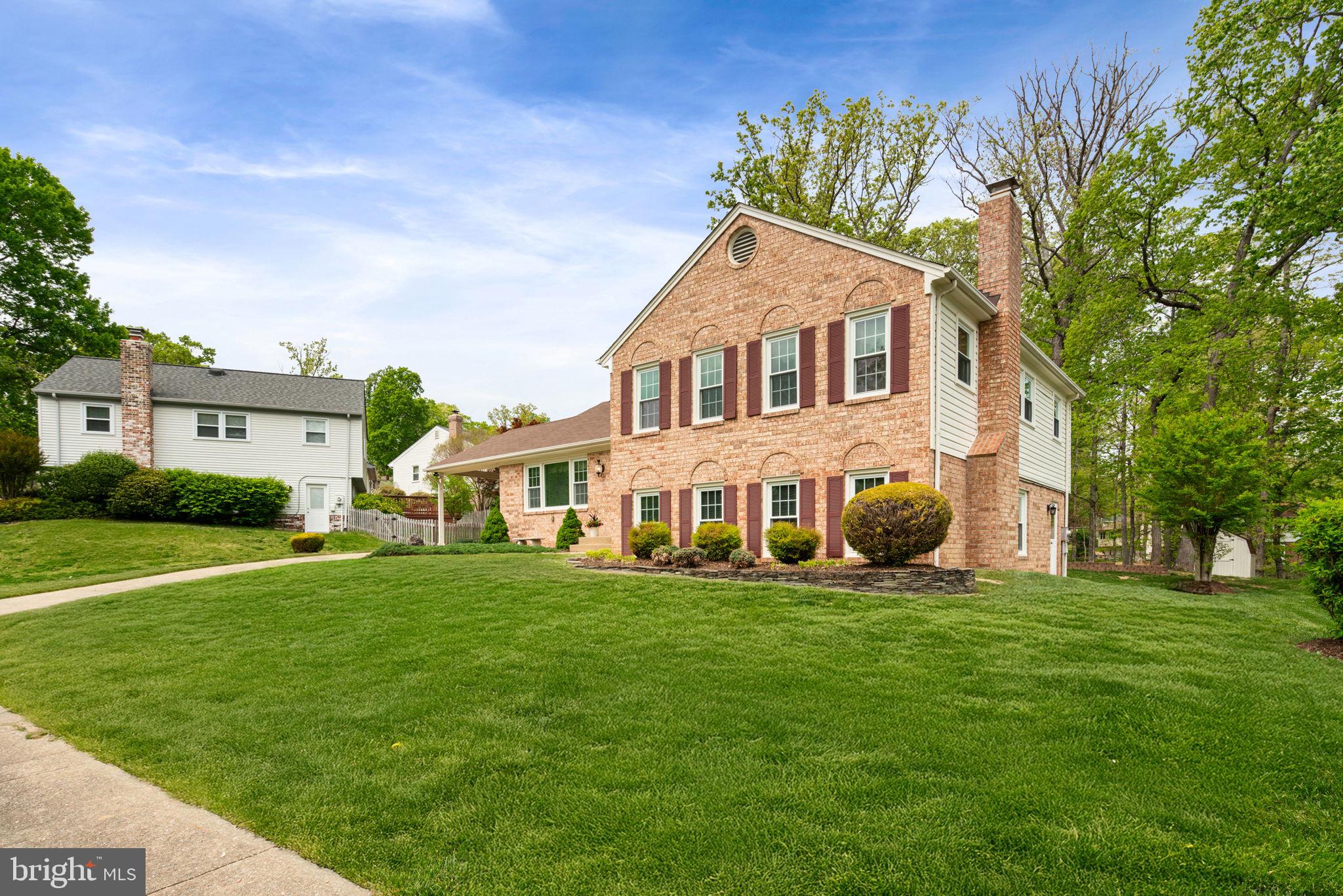 2720 CRABAPPLE COURT