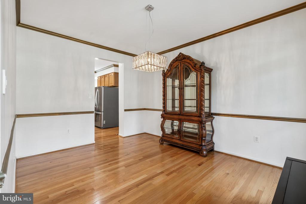 13528 PERSIAN COURT