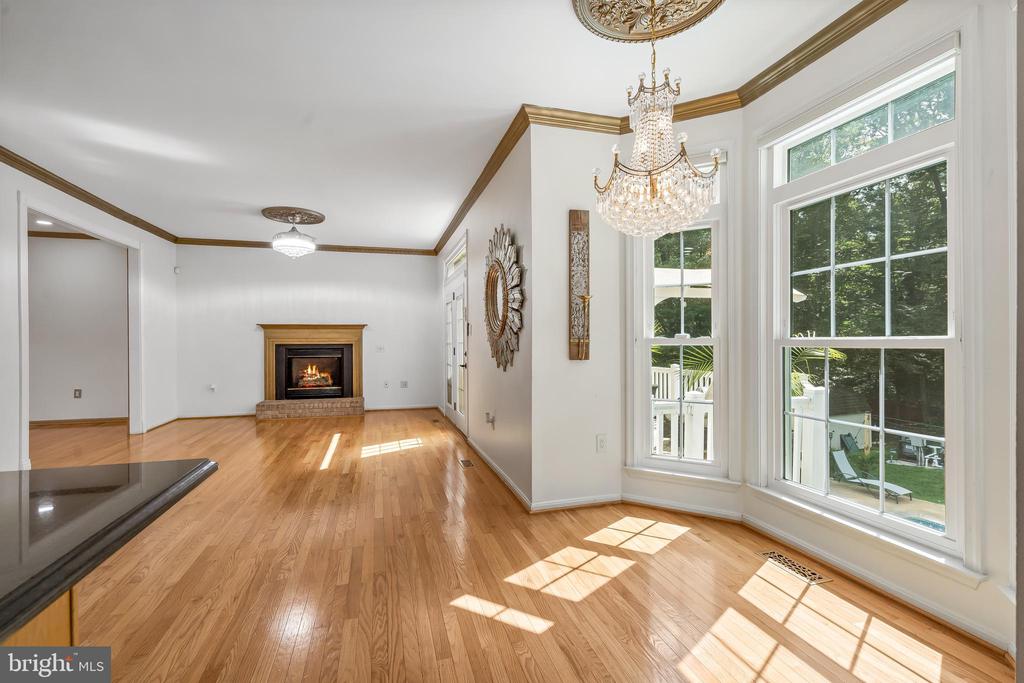 13528 PERSIAN COURT