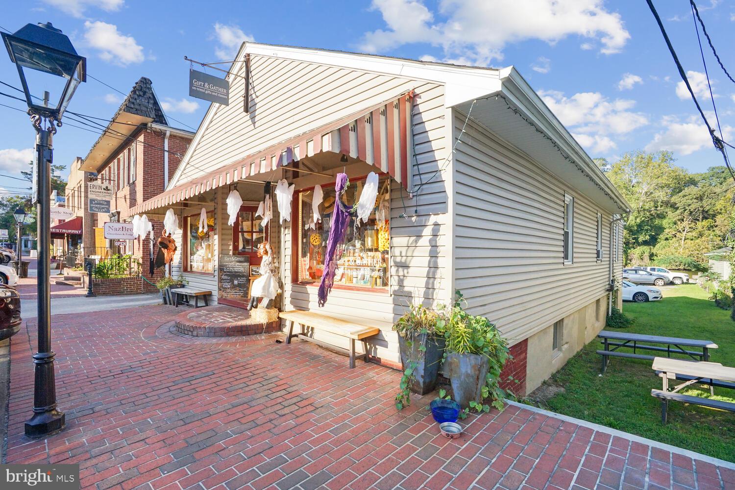 1555 RIVERTOWN PLACE