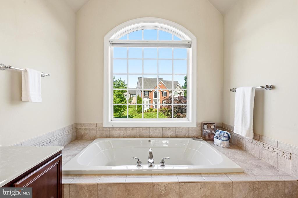 2450 TRANSOM PLACE