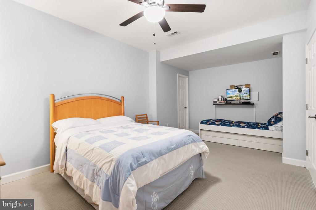 2450 TRANSOM PLACE