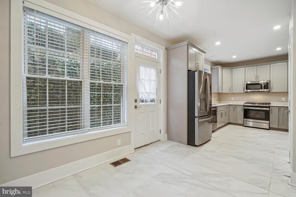 1553 RIVERTOWN PLACE