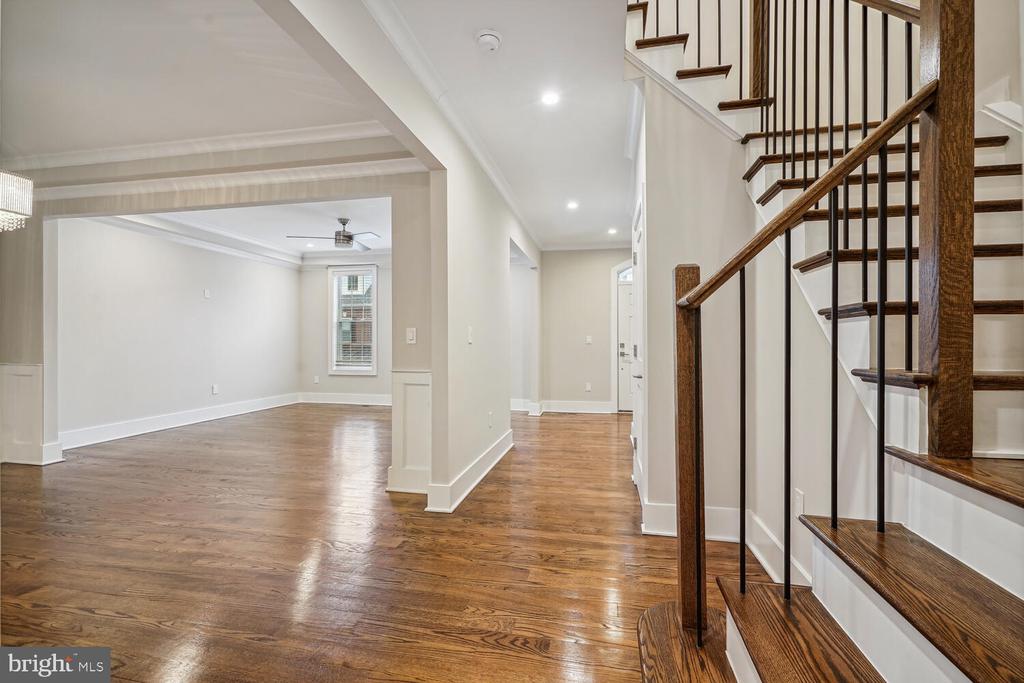 1553 RIVERTOWN PLACE