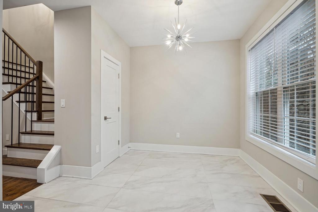 1553 RIVERTOWN PLACE